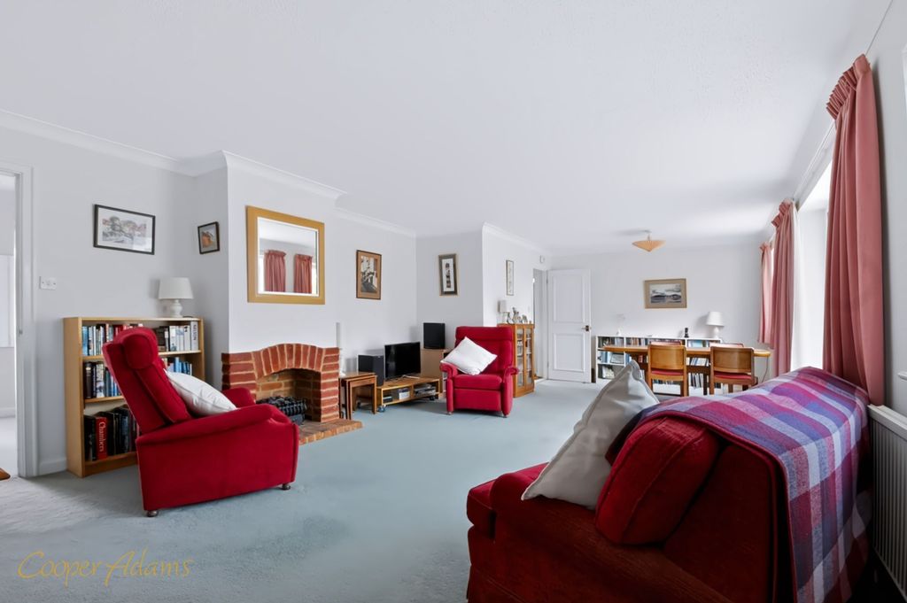 Property photo 2 of 16 Sitting Room