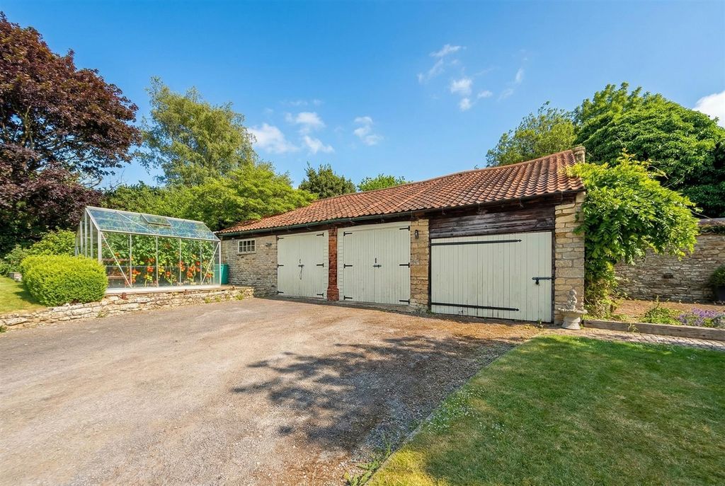 Property photo 3 of 36 Image-3x2-2528x1696 - 2026-03-24T142212.909.Jpg