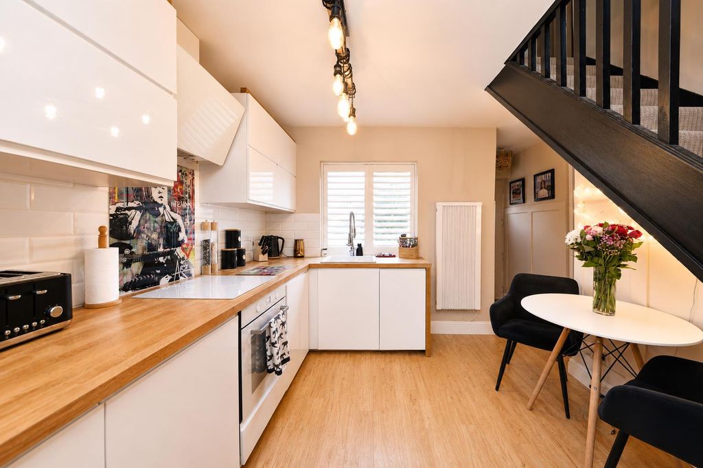 Property photo 3 of 15 Kitchen 1.Png