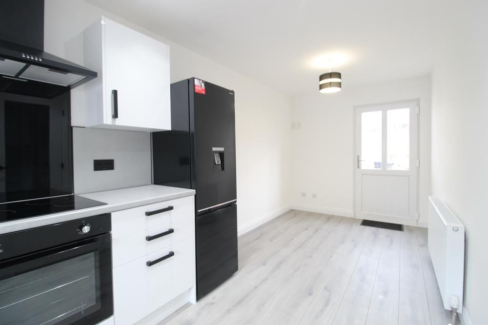 Property photo 2 of 13 Kitchen Alt