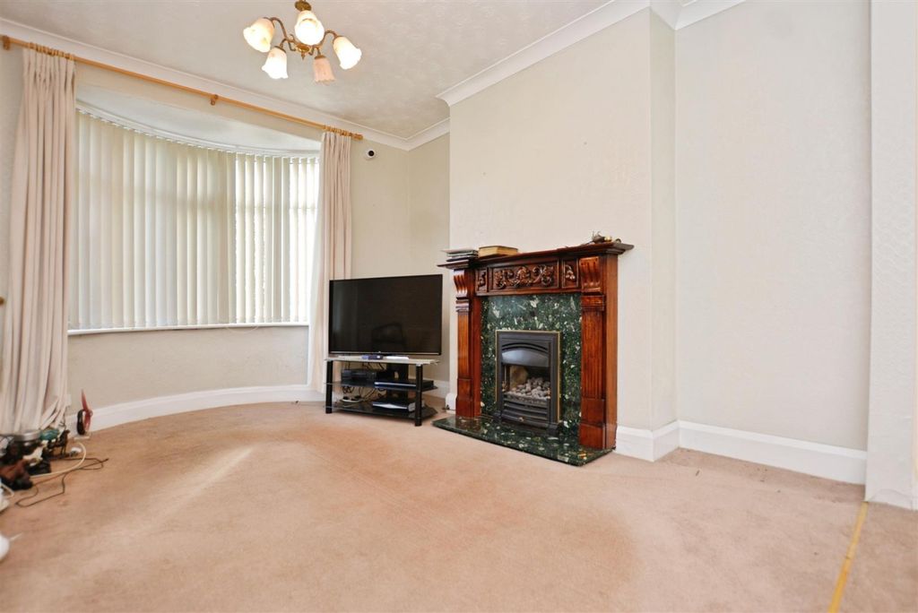 Property photo 3 of 22 Living Room