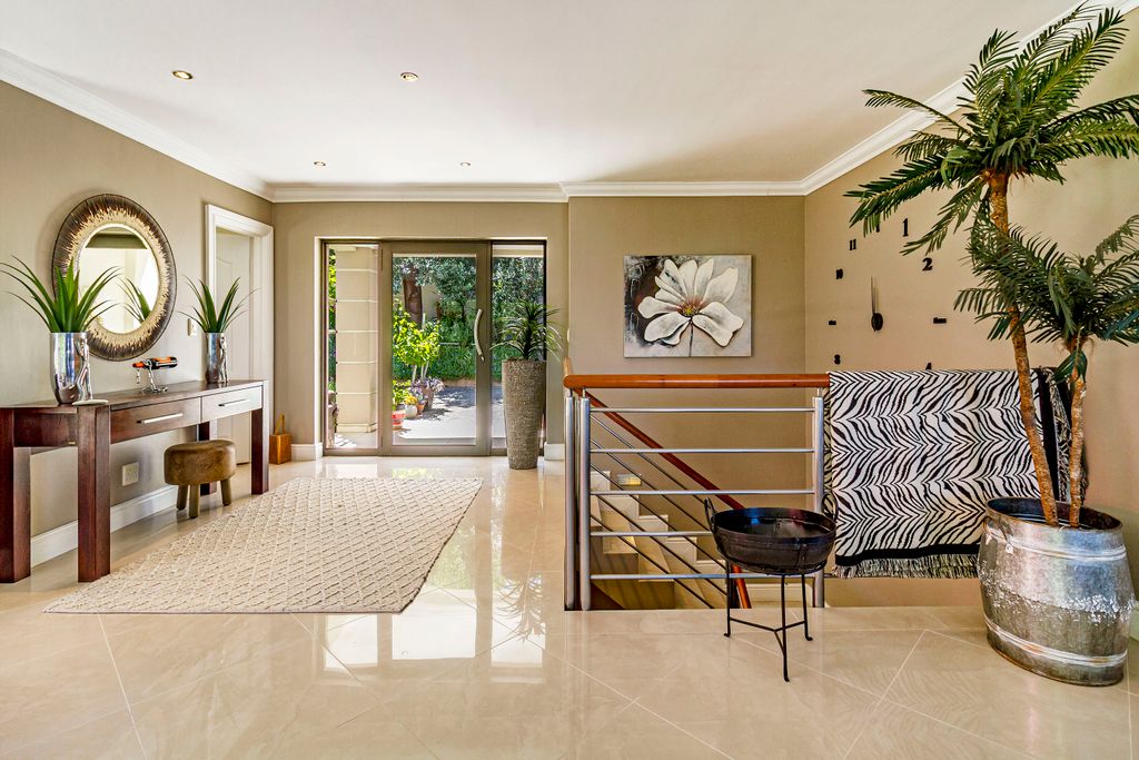 Property photo 2 of 71