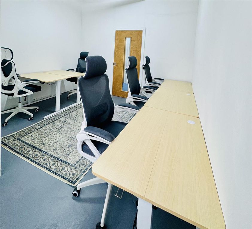 Property photo 2 of 9 Allied House Twickenham 5 Person Private Workspace