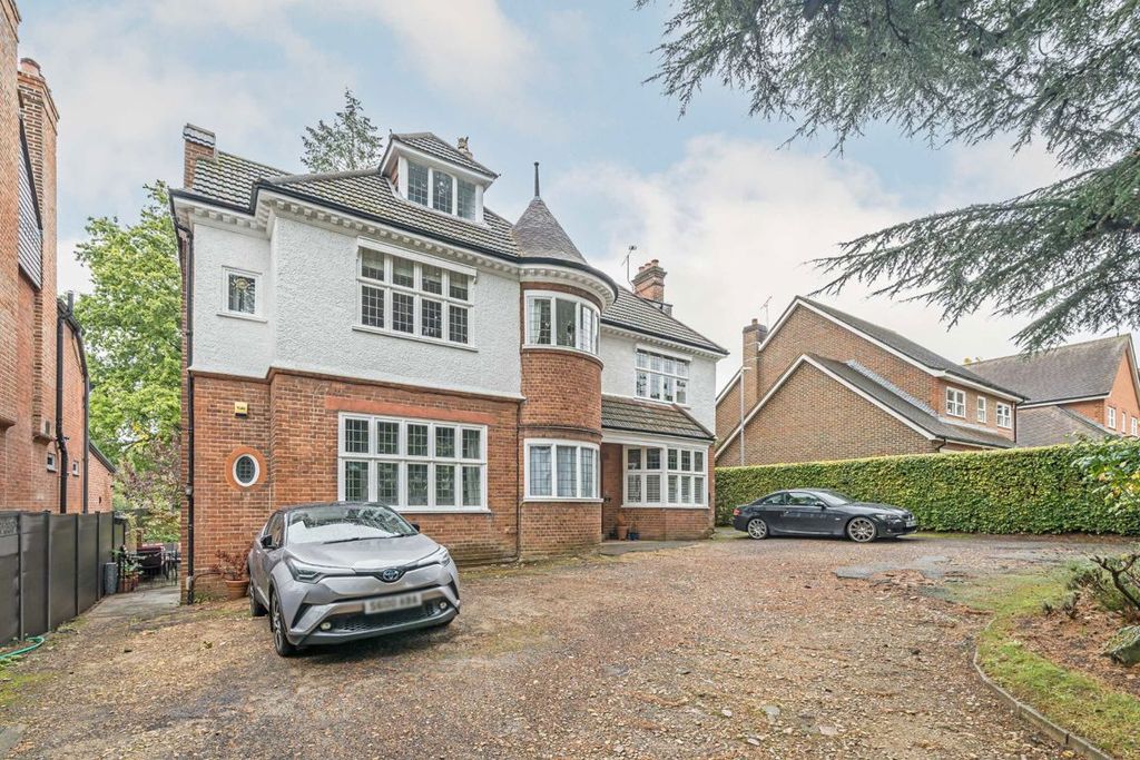 Property photo 1 of 8