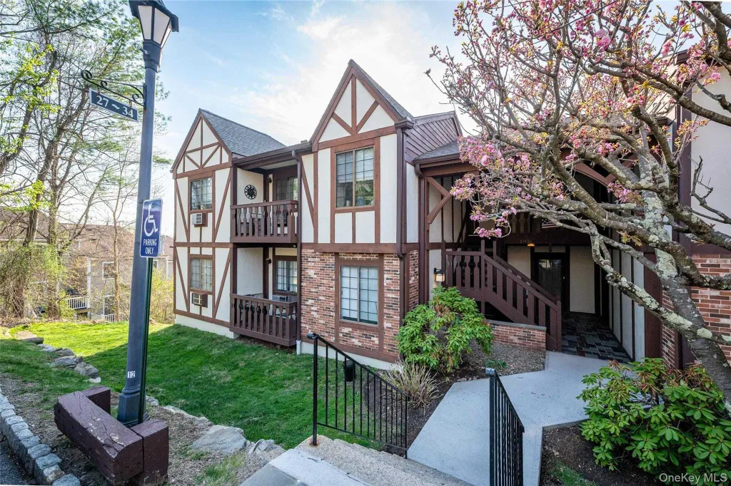 Property photo 1 of 31