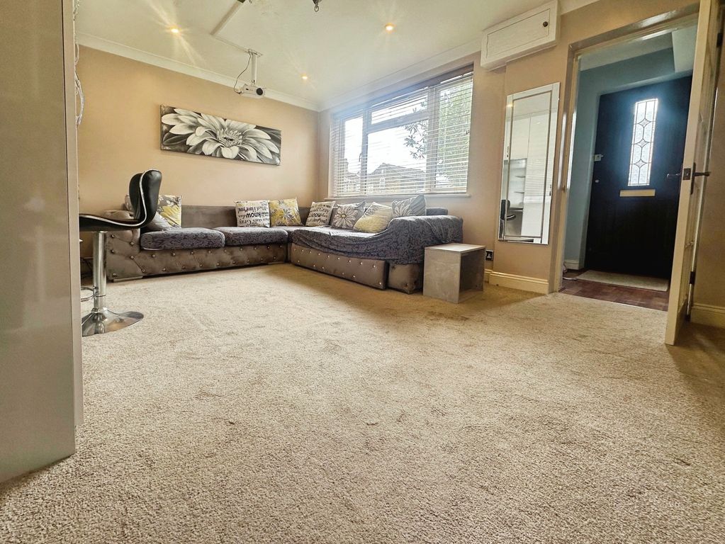 Property photo 1 of 8 Pbox-Img.Jpg