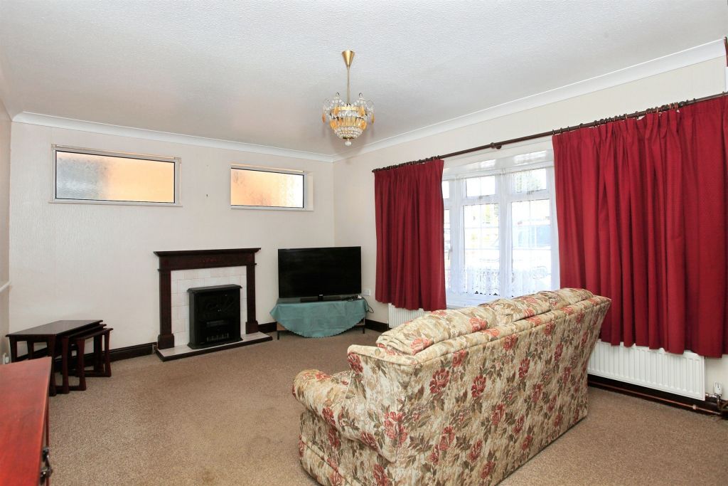 Property photo 3 of 12