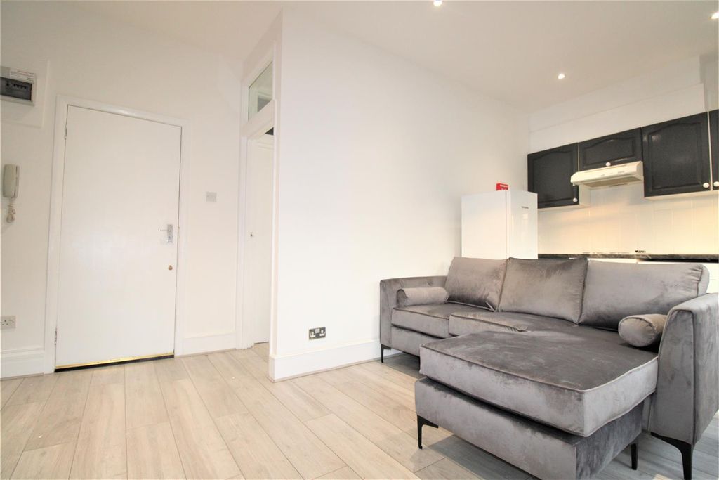 Property photo 3 of 6 Img_2216.Jpg