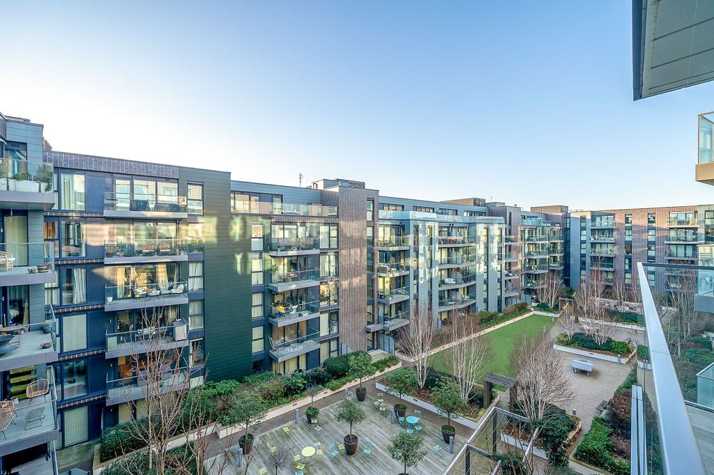 Property photo 2 of 14