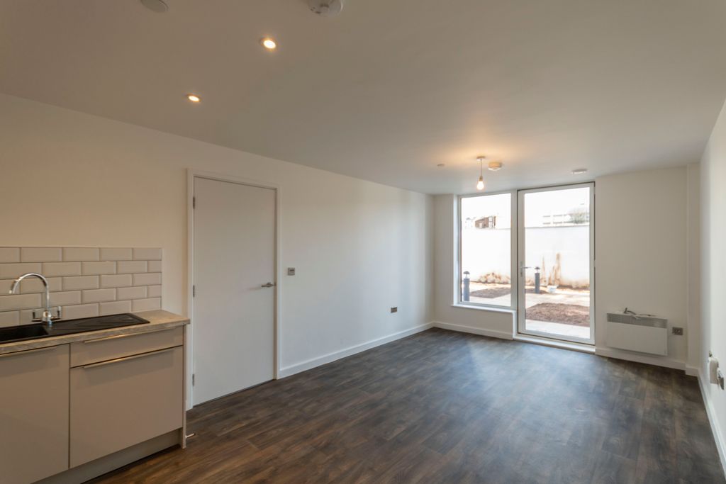 Property photo 2 of 11