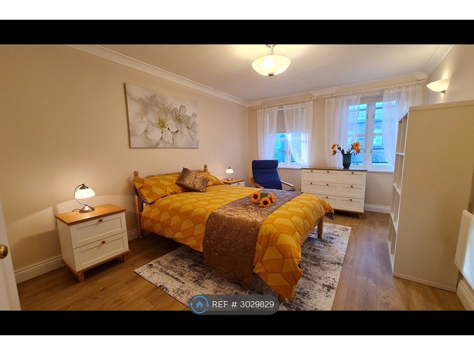 Property photo 1 of 12 Bedroom
