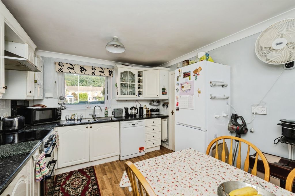 Property photo 3 of 16