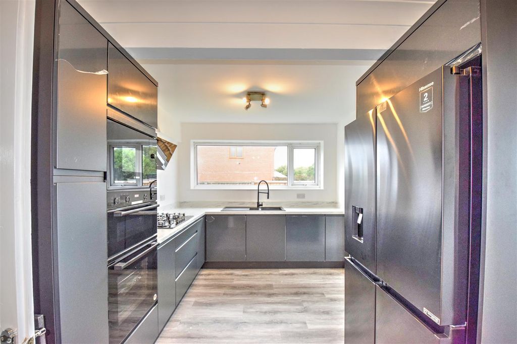 Property photo 2 of 15 Dsc_0540_Interior 3.Jpg