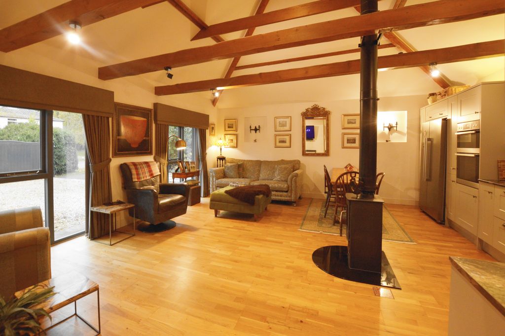 Property photo 2 of 26