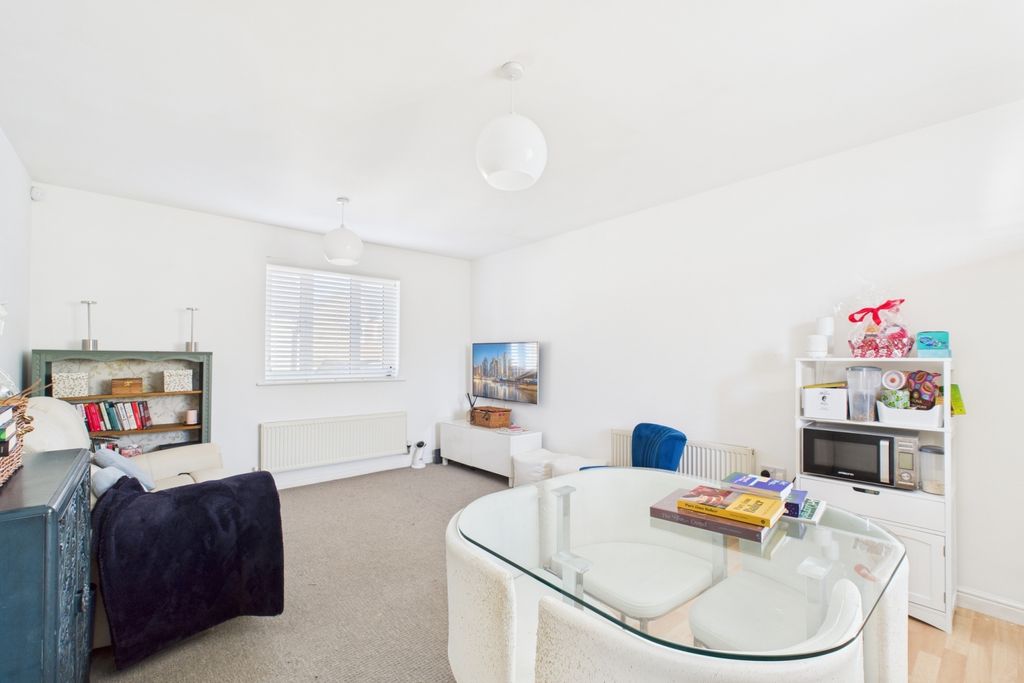 Property photo 2 of 8 Living Room