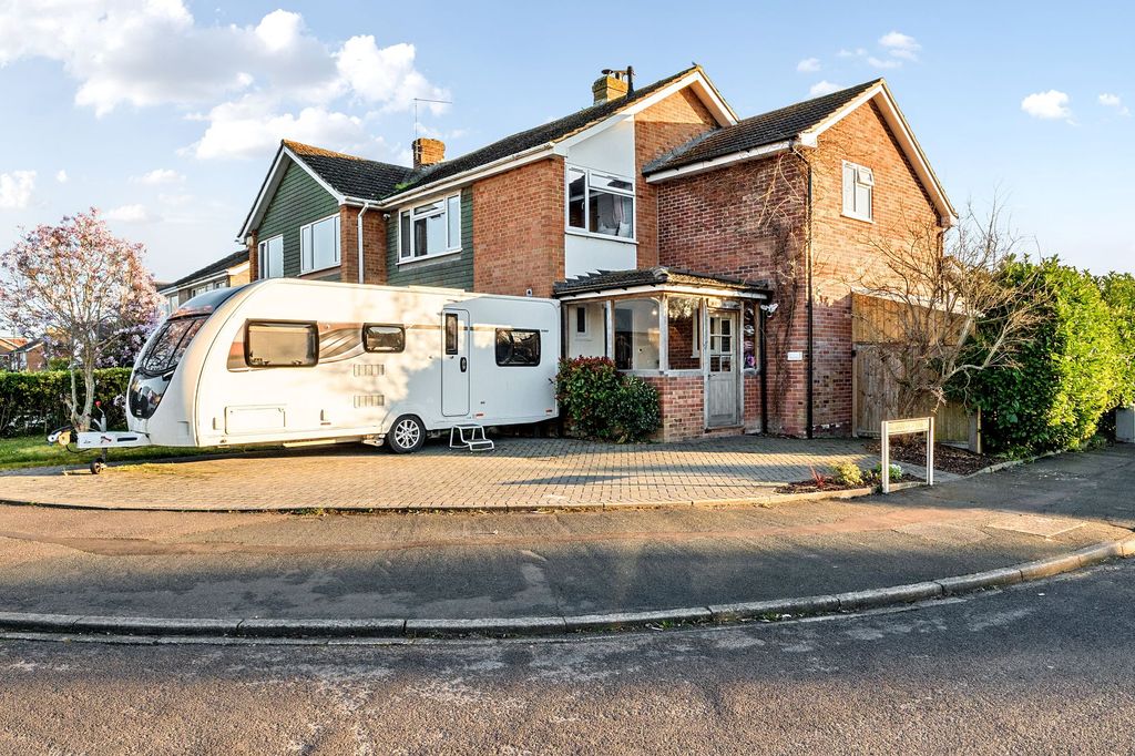 Property photo 1 of 21 Front