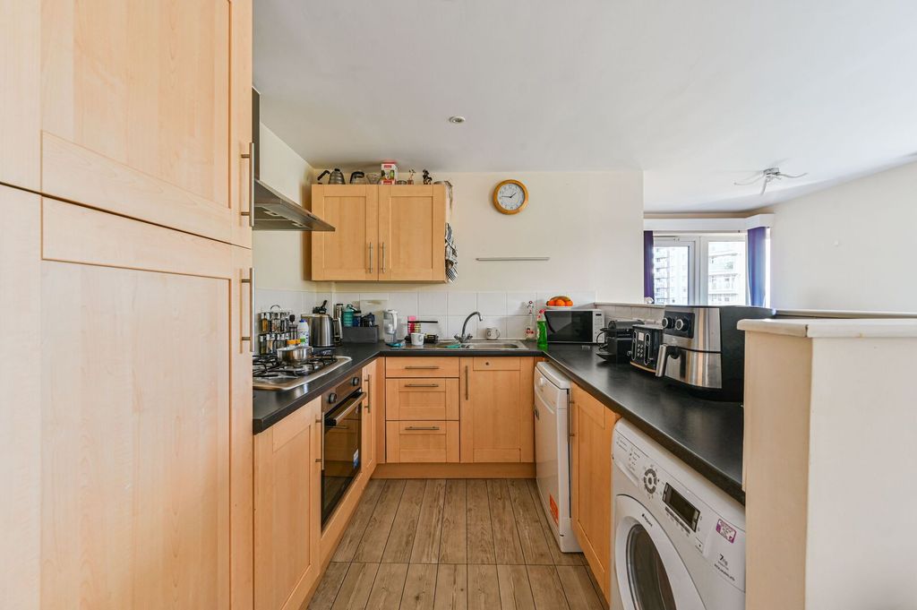 Property photo 2 of 7