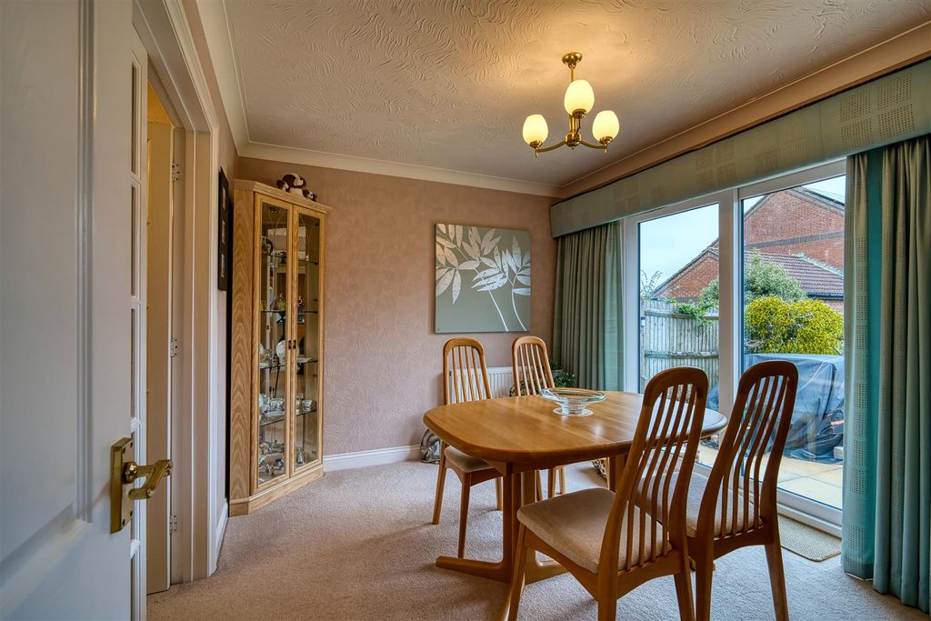 Property photo 3 of 8 Dining Room