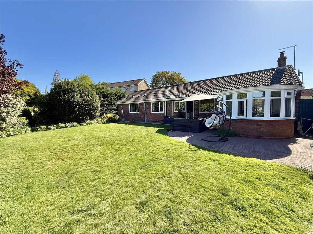 Property photo 2 of 33