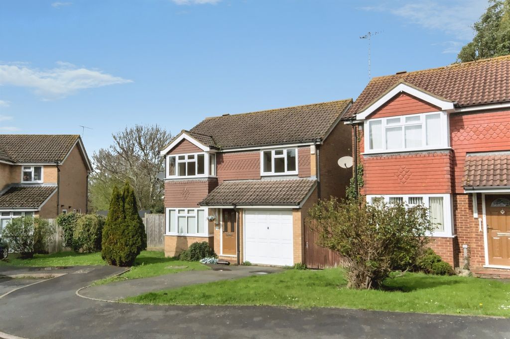 Property photo 2 of 28