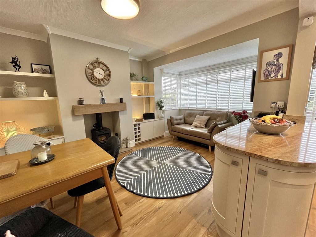 Property photo 3 of 21 Dining Room