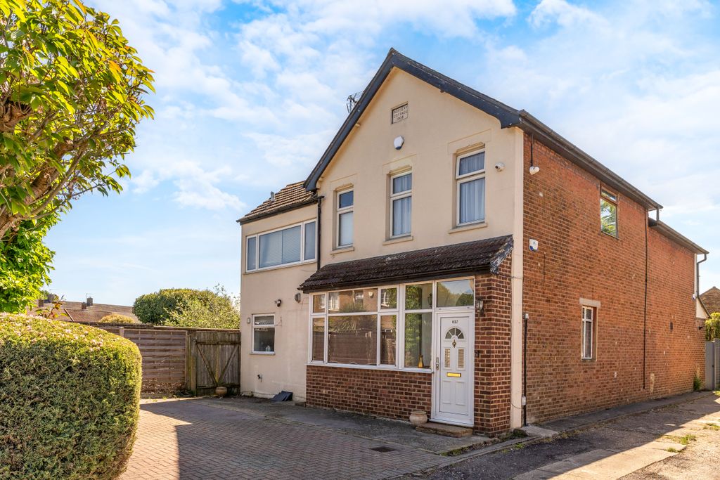 Property photo 1 of 22 827 Hertford Road, Enfield, En3 6Ug -45