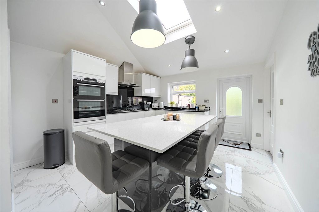 Property photo 3 of 22 Picture No. 26