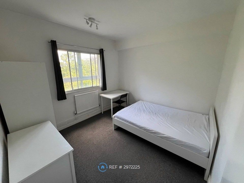 Property photo 3 of 28