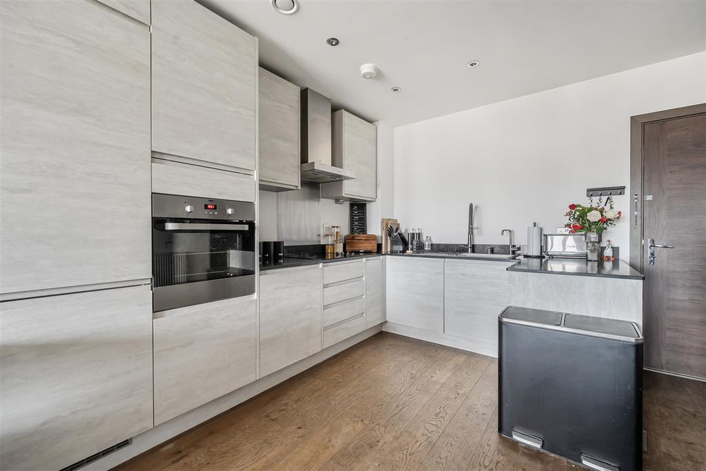 Property photo 3 of 22 1417904-12-6995B828Dbf9d.Jpg