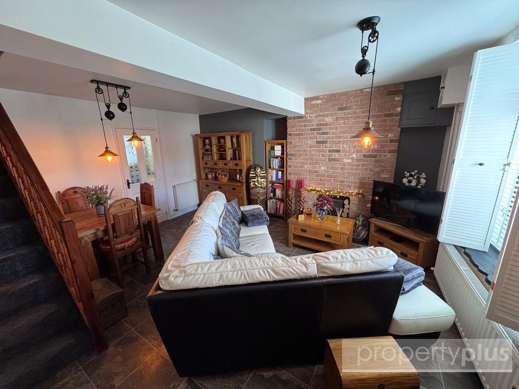 Property photo 1 of 22 Picture No. 08