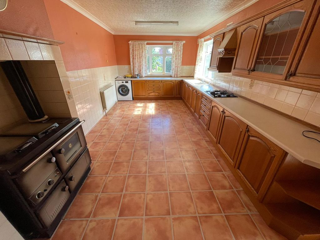 Property photo 3 of 23