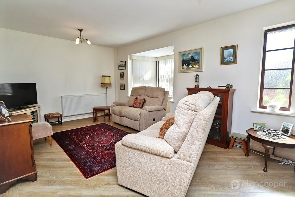 Property photo 2 of 29 4536854