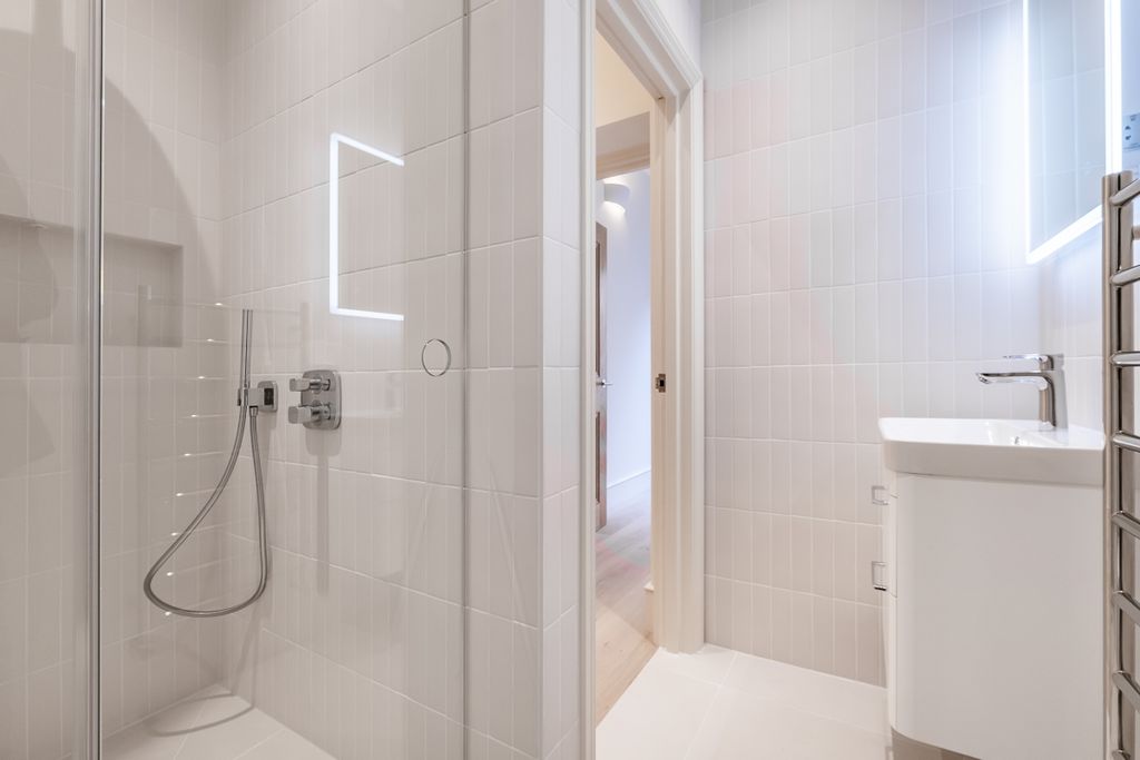 Property photo 3 of 13 Winchester-Street-10