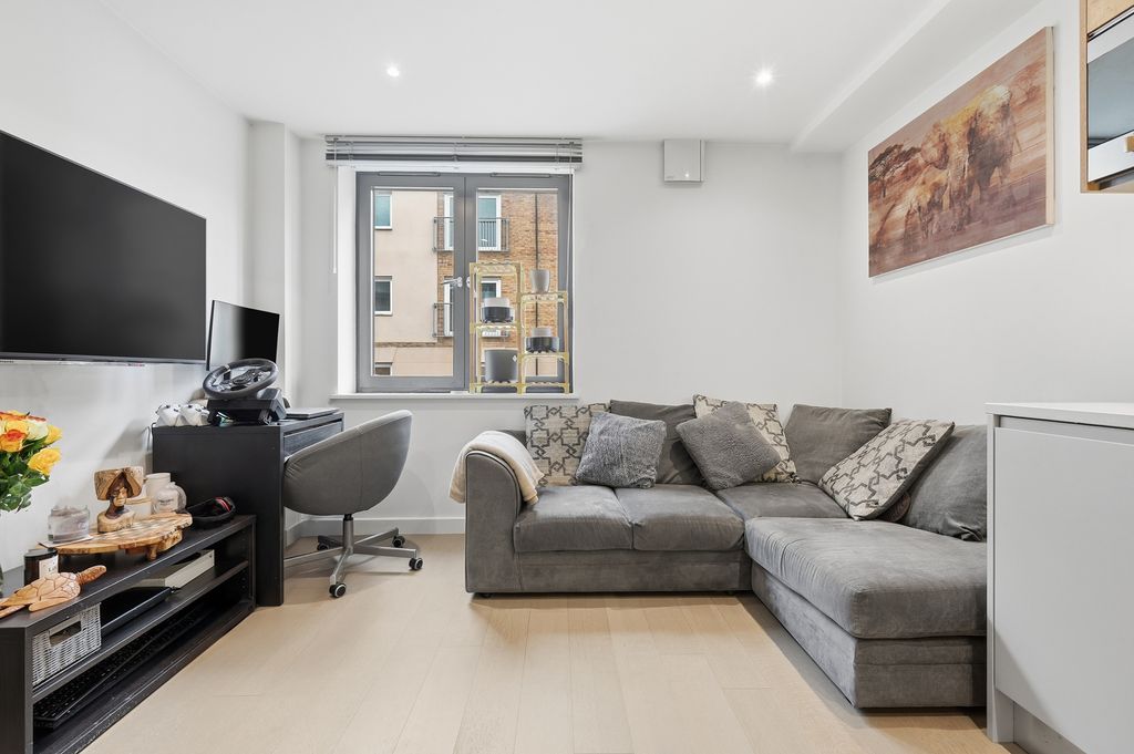 Property photo 3 of 12