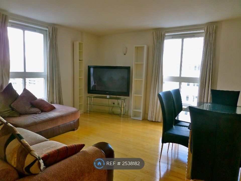 Property photo 1 of 12 Living Room