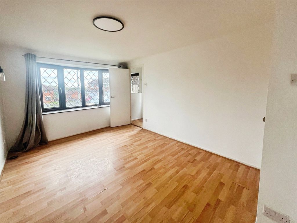 Property photo 3 of 10 Living Room