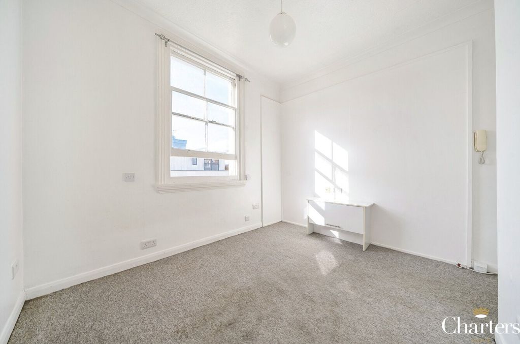 Property photo 3 of 8 Picture No. 17