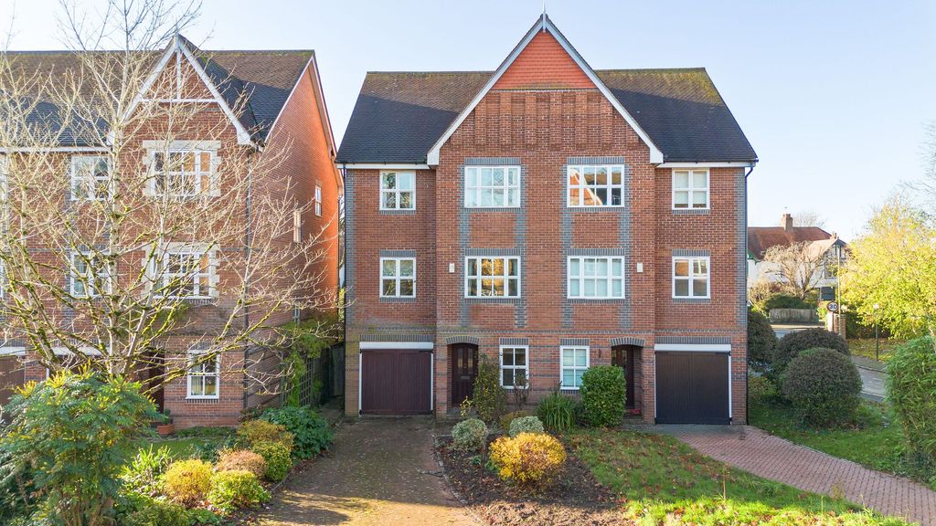 Property photo 1 of 13 Front