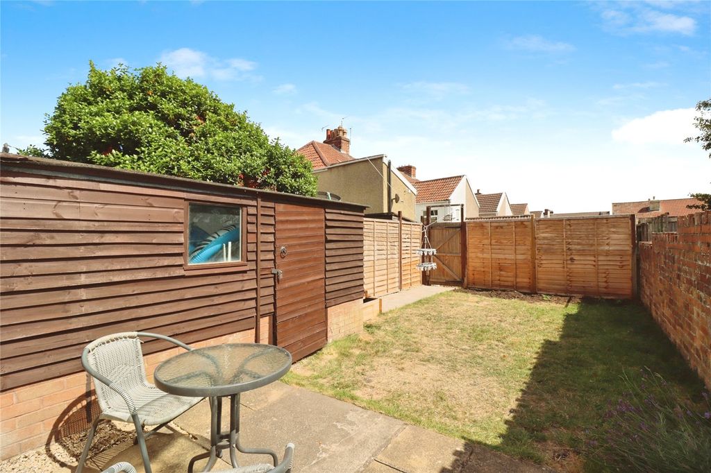 Property photo 2 of 21 Picture No. 23