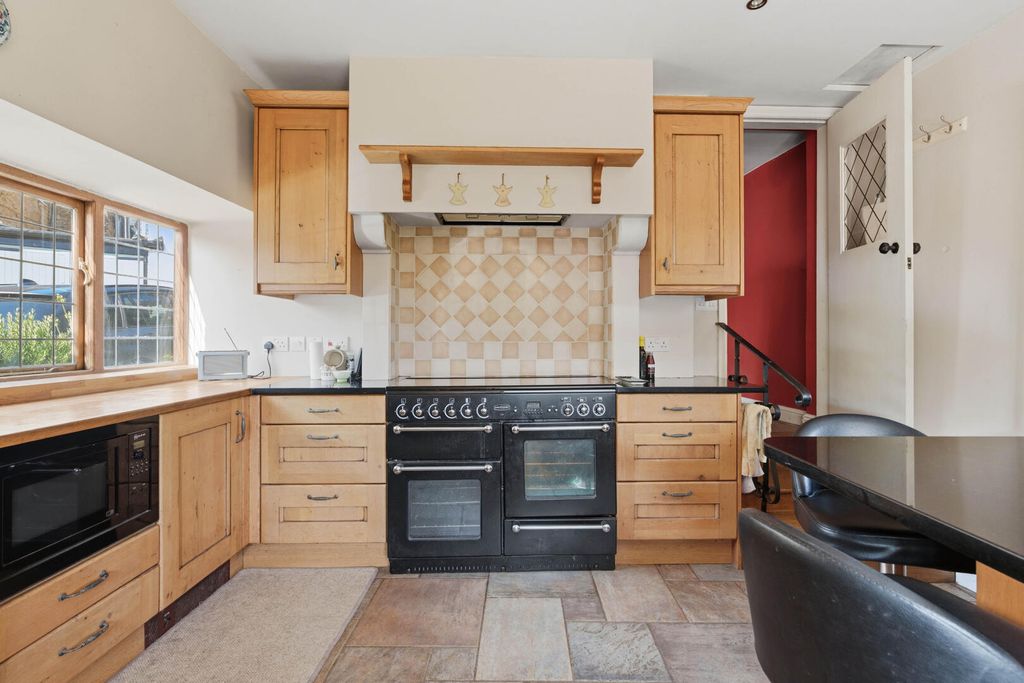 Property photo 3 of 46 Kitchen