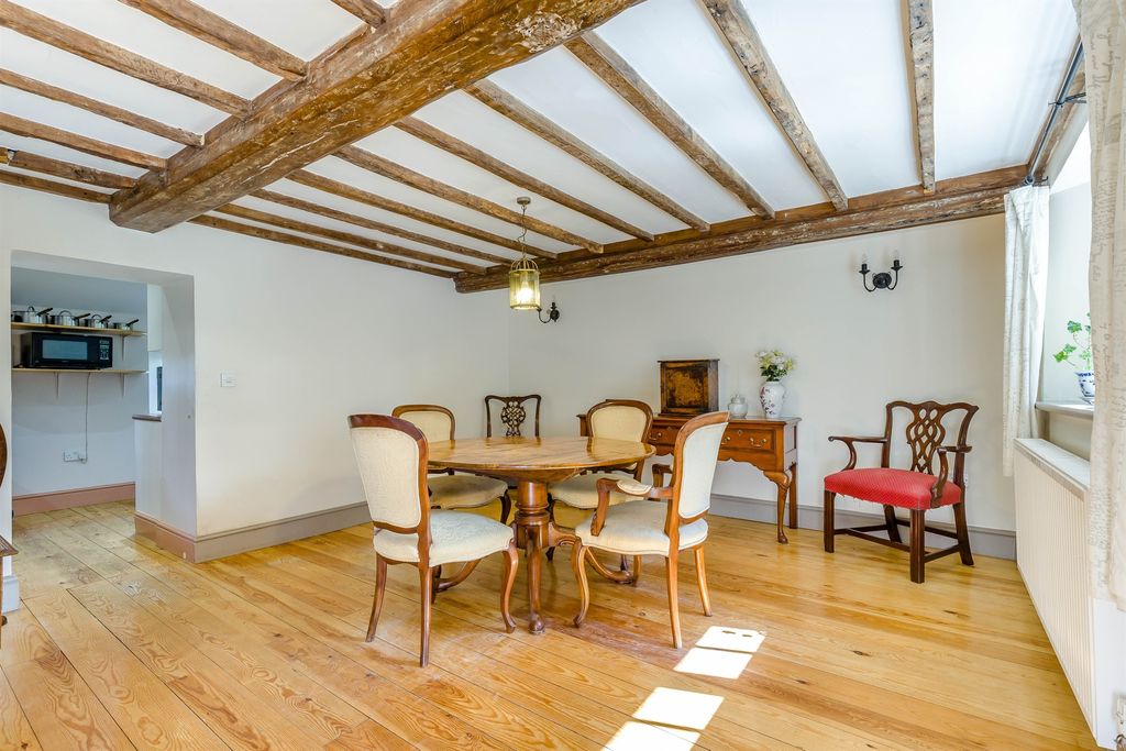 Property photo 2 of 18
