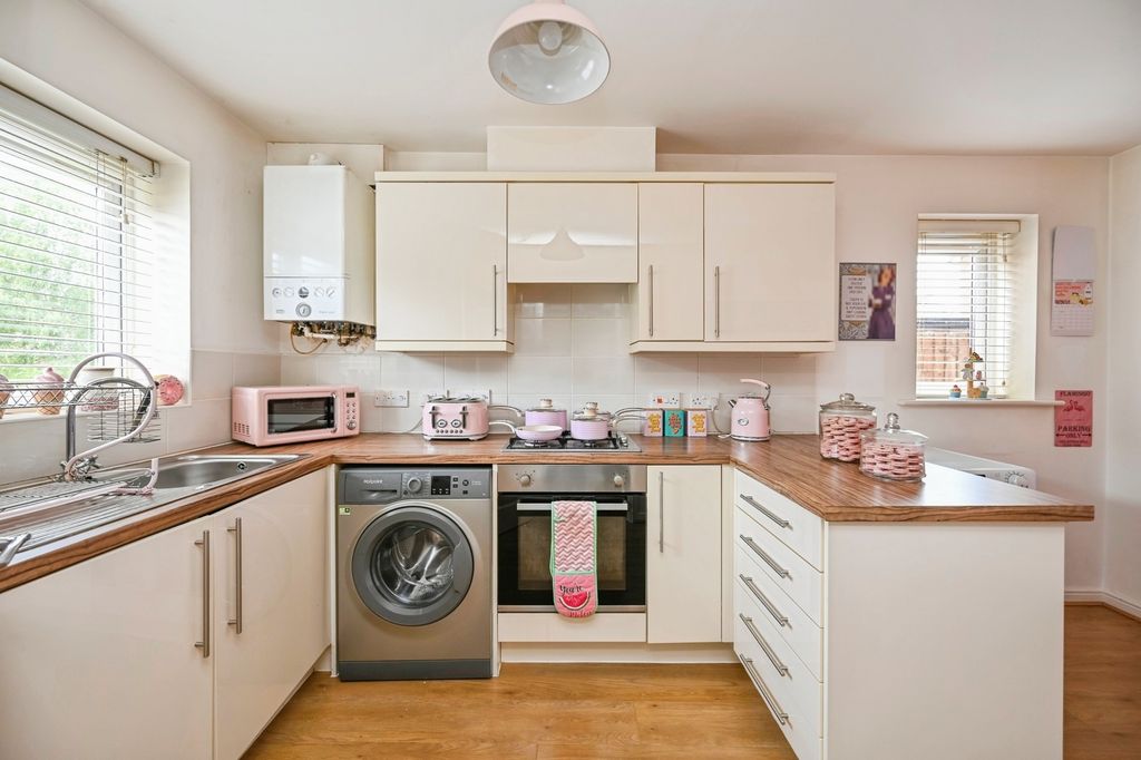 Property photo 3 of 19 Pbox-Img.Jpg