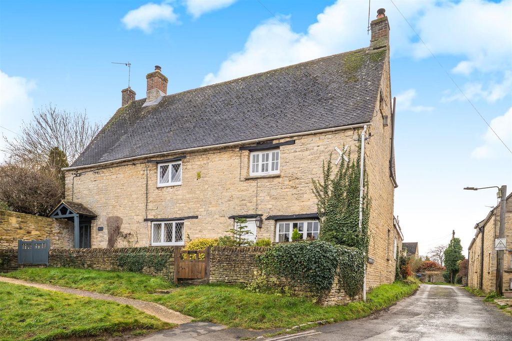 Property photo 1 of 14 2 Heath Lane-1.Jpg