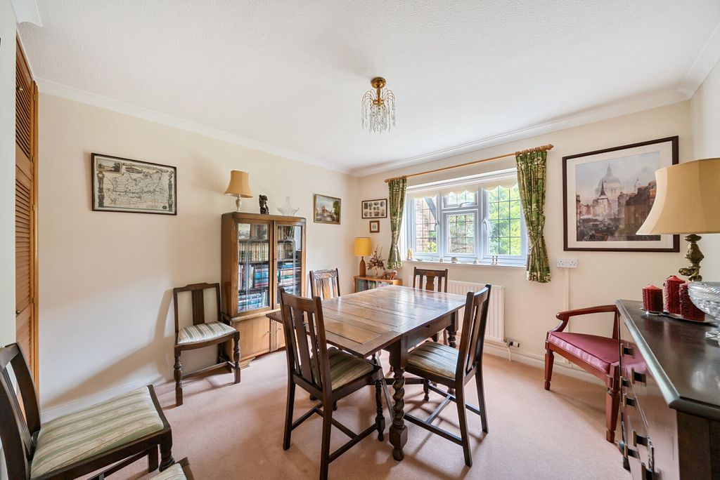 Property photo 2 of 17 1290618-16-682B16...