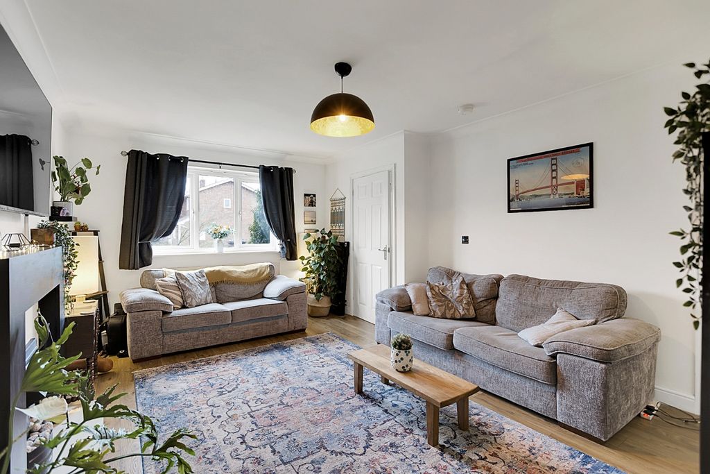 Property photo 3 of 23 4793334