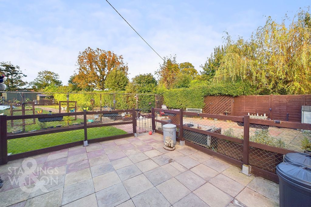 Property photo 2 of 23