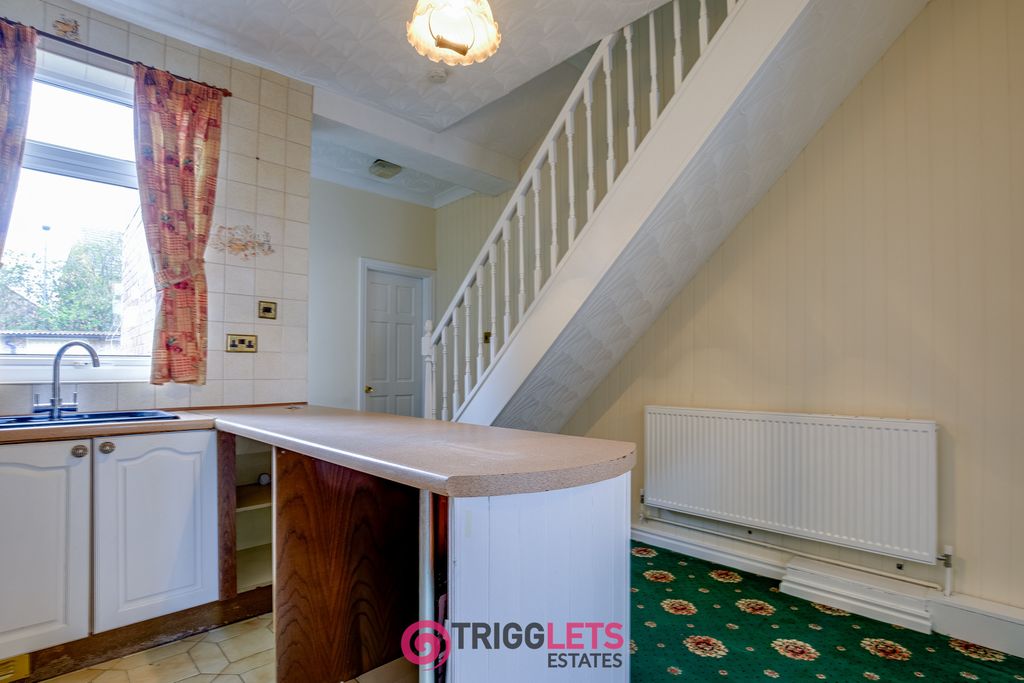 Property photo 3 of 21