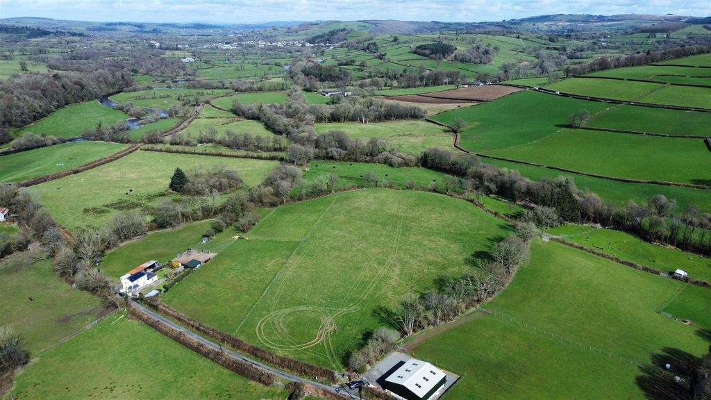 Property photo 2 of 4 Location