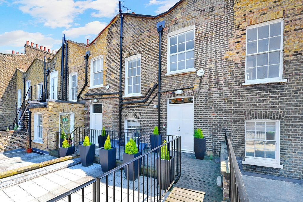 Property photo 1 of 8 100A-Kings-Road7