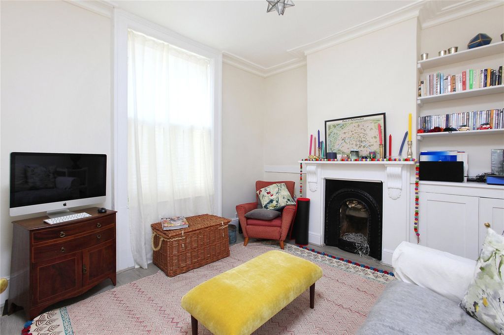 Property photo 3 of 11